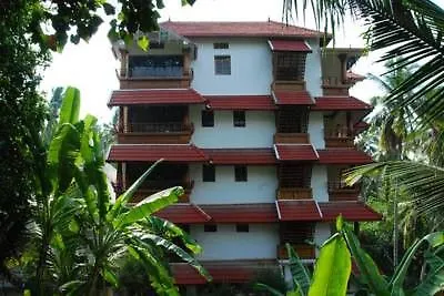 Kovalam Beach Hotel 3*,