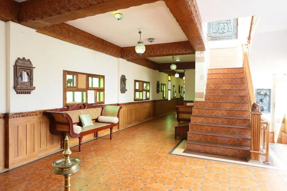 Kovalam Beach Hotel 3*,